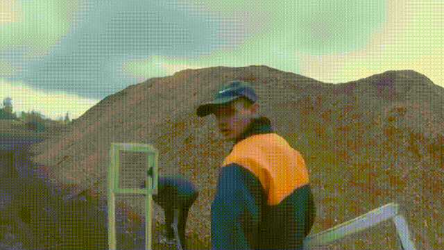 Толик еболик