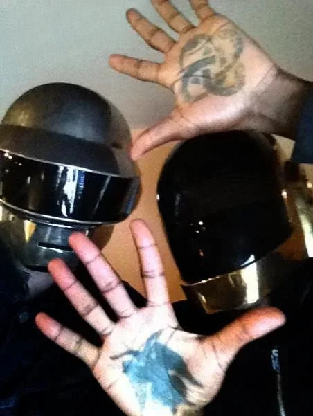 ПРИВЕТ ОТ ДЕТЕЙ DEATH GRIPS!!!!...