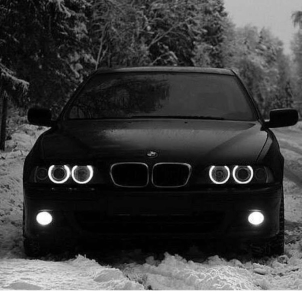 Чёрный бумер (BMW)
